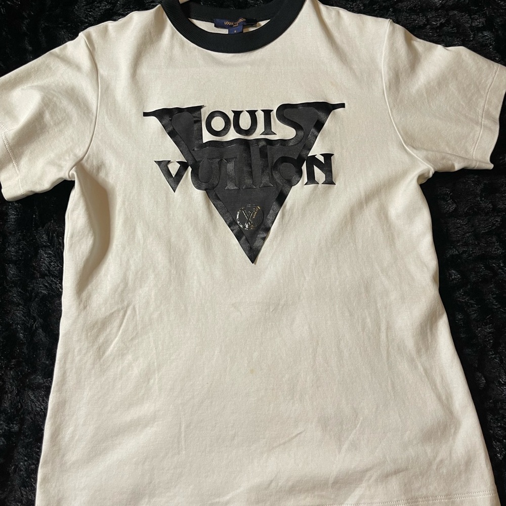 Louis Vuitton women’s t shirt small